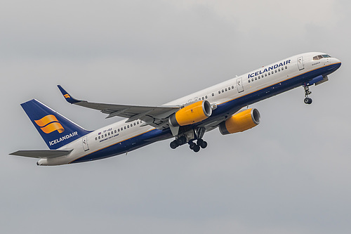 Icelandair Boeing 757-200 TF-ISZ at London Heathrow Airport (EGLL/LHR) Icelandair Boeing 757-200 TF-ISZ at London Heathrow Airport (EGLL/LHR)