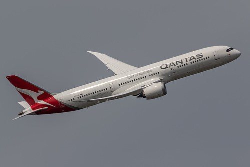 Qantas Boeing 787-9 VH-ZNC at London Heathrow Airport (EGLL/LHR)