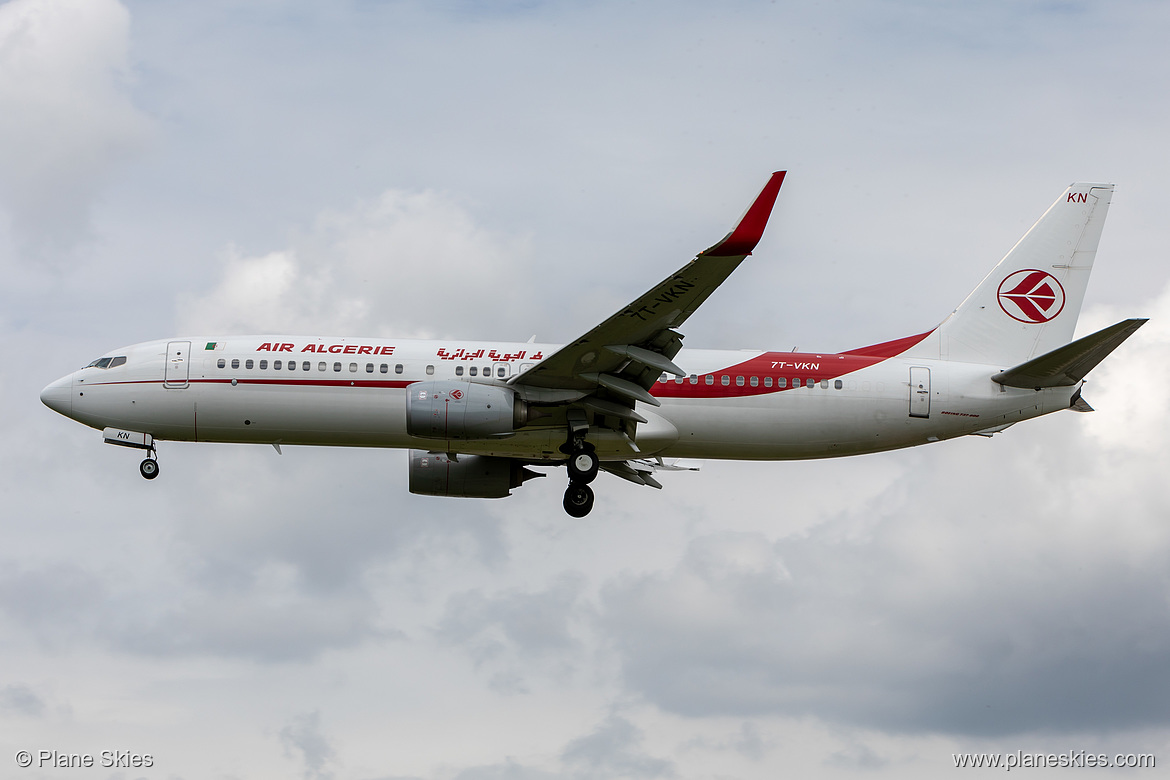 Air Algérie Boeing 737-800 7T-VKN at London Heathrow Airport (EGLL/LHR) Air Algérie Boeing 737-800 7T-VKN at London Heathrow Airport (EGLL/LHR)