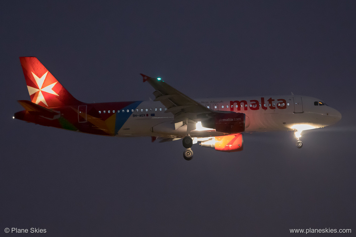 Air Malta Airbus A320-200 9H-AEK at London Heathrow Airport (EGLL/LHR)