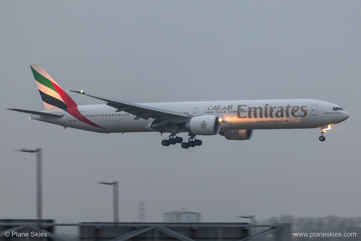 Emirates Boeing 777-300ER A6-ENK at London Heathrow Airport (EGLL/LHR) Emirates Boeing 777-300ER A6-ENK at London Heathrow Airport (EGLL/LHR)