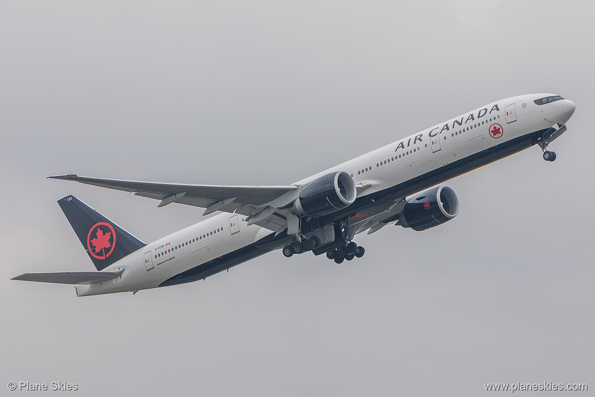 Air Canada Boeing 777-300ER C-FITW at London Heathrow Airport (EGLL/LHR)