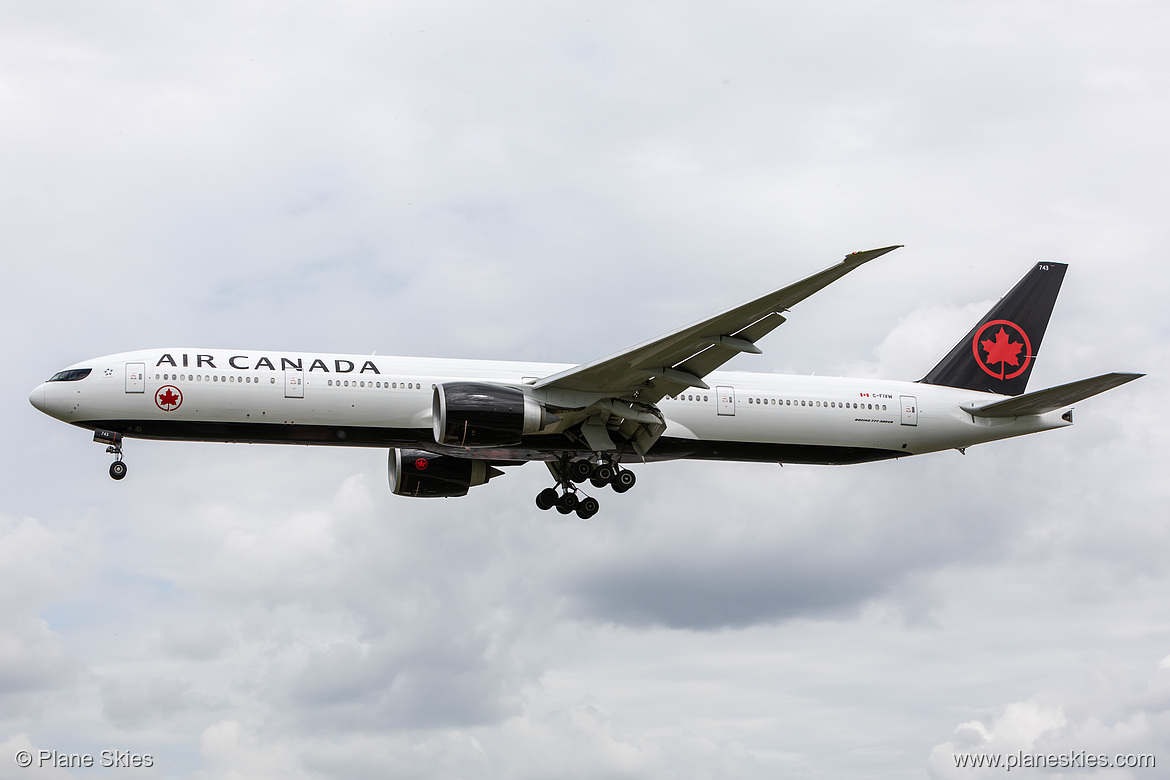 Air Canada Boeing 777-300ER C-FIVW at London Heathrow Airport (EGLL/LHR)