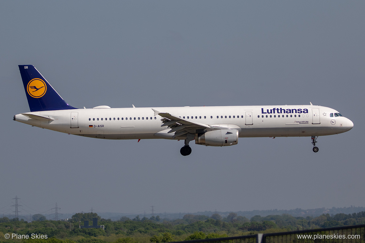 Lufthansa Airbus A321-200 D-AISR at London Heathrow Airport (EGLL/LHR)