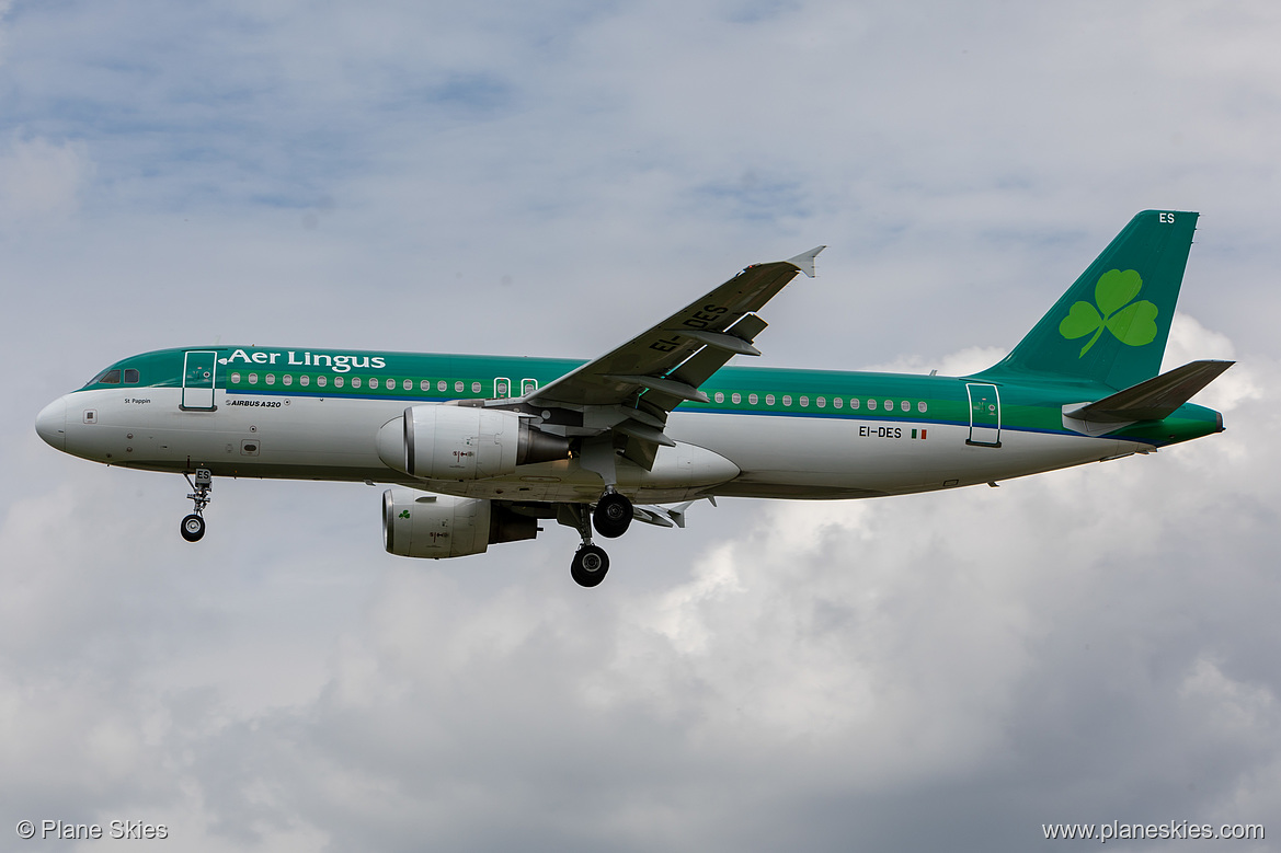 Aer Lingus Airbus A320-200 EI-DES at London Heathrow Airport (EGLL/LHR) Aer Lingus Airbus A320-200 EI-DES at London Heathrow Airport (EGLL/LHR)