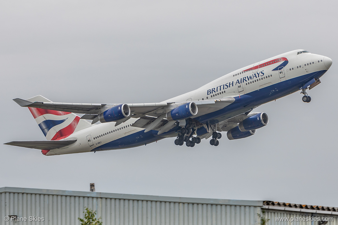 British Airways Boeing 747-400 G-BNLY at London Heathrow Airport (EGLL/LHR) British Airways Boeing 747-400 G-BNLY at London Heathrow Airport (EGLL/LHR)