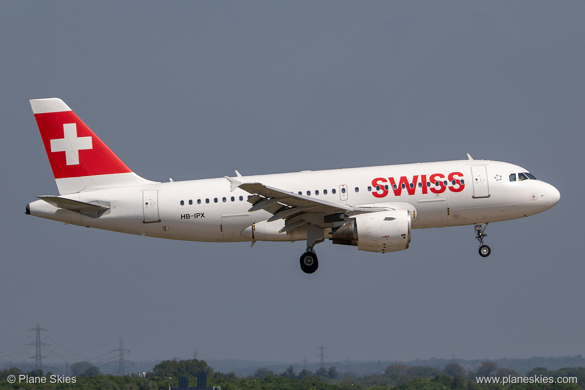 Swiss International Air Lines Airbus A319-100 HB-IPX at London Heathrow Airport (EGLL/LHR)