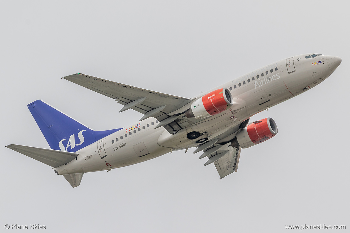 Scandinavian Airlines Boeing 737-700 LN-RRM at London Heathrow Airport (EGLL/LHR)