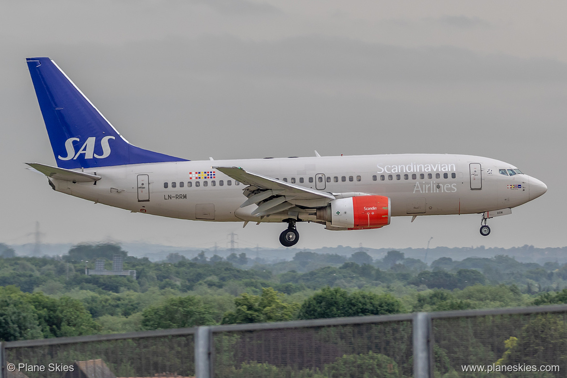 Scandinavian Airlines Boeing 737-700 LN-RRM at London Heathrow Airport (EGLL/LHR)