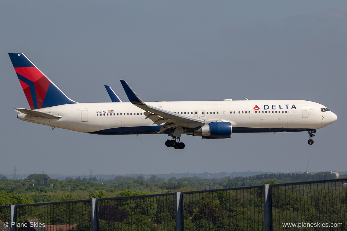 Delta Air Lines Boeing 767-300ER N184DN at London Heathrow Airport (EGLL/LHR)