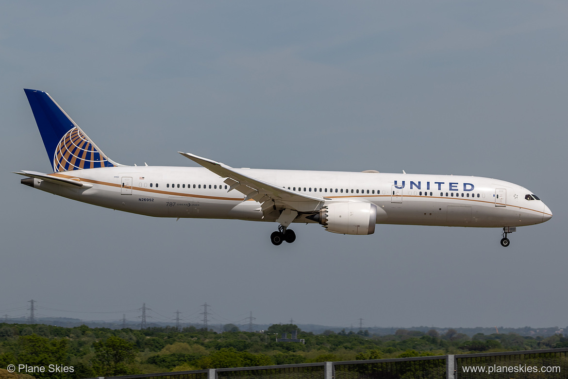 United Airlines Boeing 787-9 N26952 at London Heathrow Airport (EGLL/LHR)