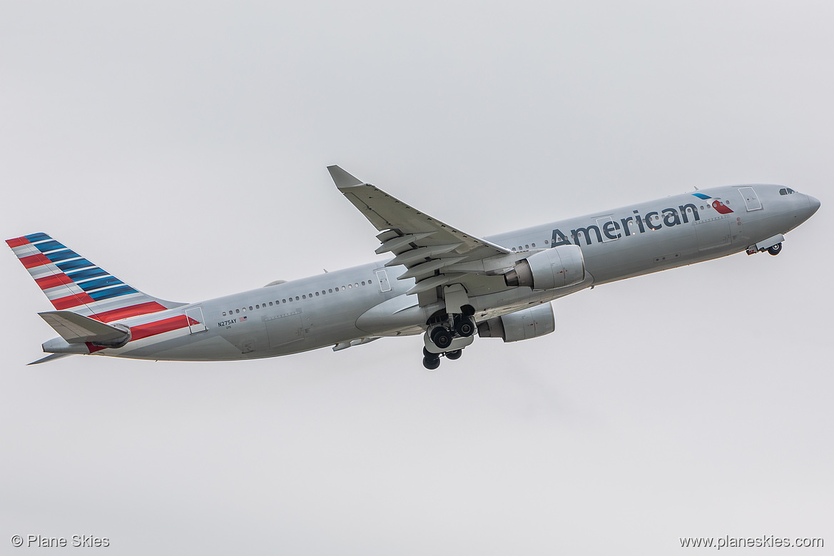 American Airlines Airbus A330-300 N275AY at London Heathrow Airport (EGLL/LHR) American Airlines Airbus A330-300 N275AY at London Heathrow Airport (EGLL/LHR)