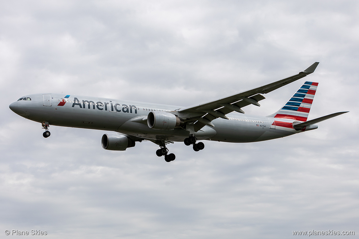 American Airlines Airbus A330-300 N275AY at London Heathrow Airport (EGLL/LHR) American Airlines Airbus A330-300 N275AY at London Heathrow Airport (EGLL/LHR)
