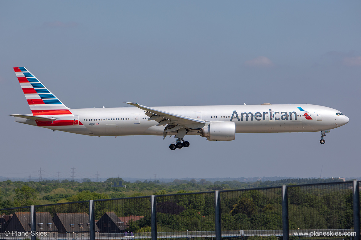 American Airlines Boeing 777-300ER N718AN at London Heathrow Airport (EGLL/LHR)