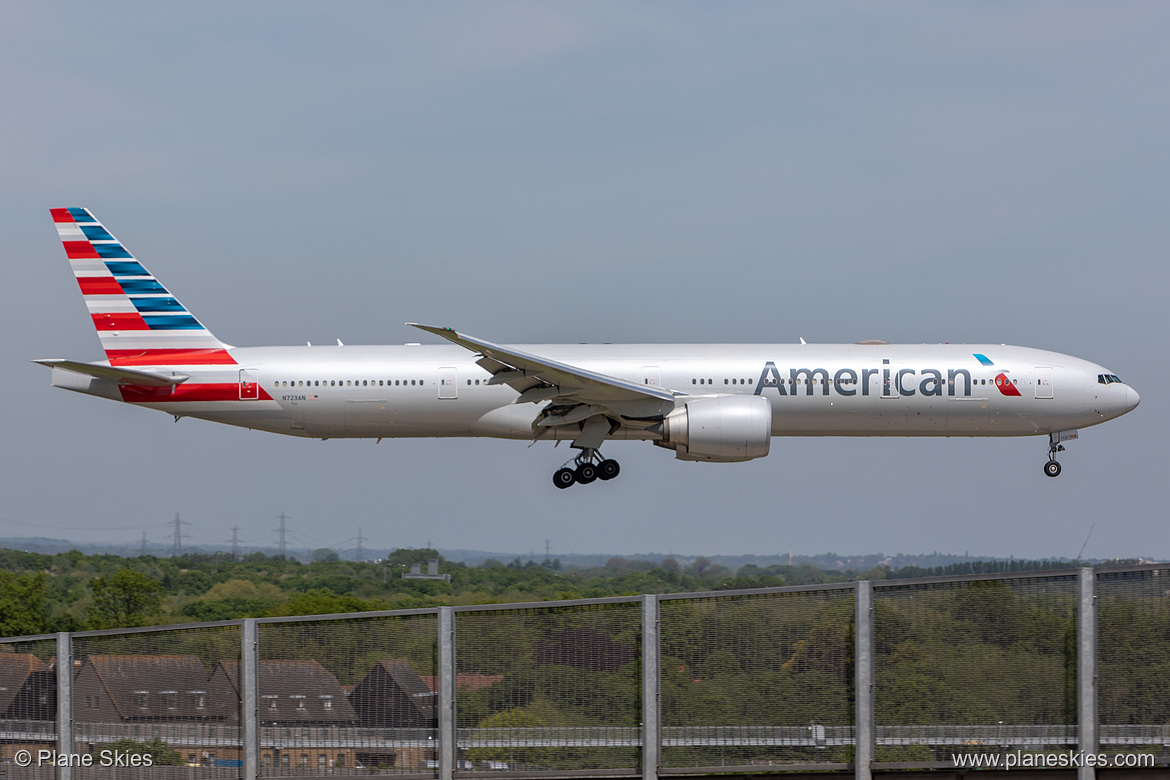 American Airlines Boeing 777-300ER N723AN at London Heathrow Airport (EGLL/LHR)