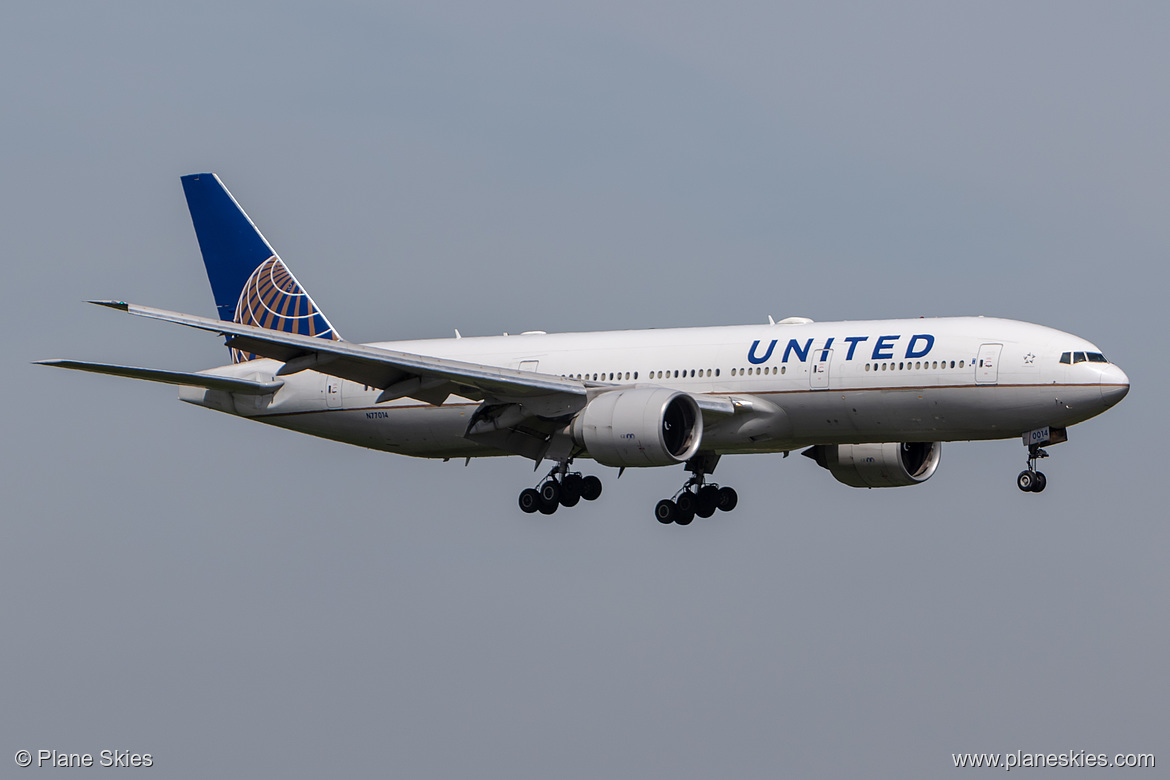 United Airlines Boeing 777-200ER N77014 at London Heathrow Airport (EGLL/LHR)