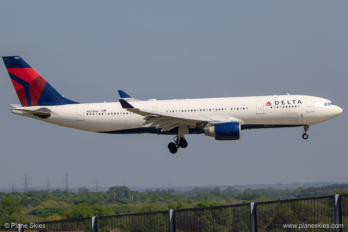 Delta Air Lines Airbus A330-200 N851NW at London Heathrow Airport (EGLL/LHR)