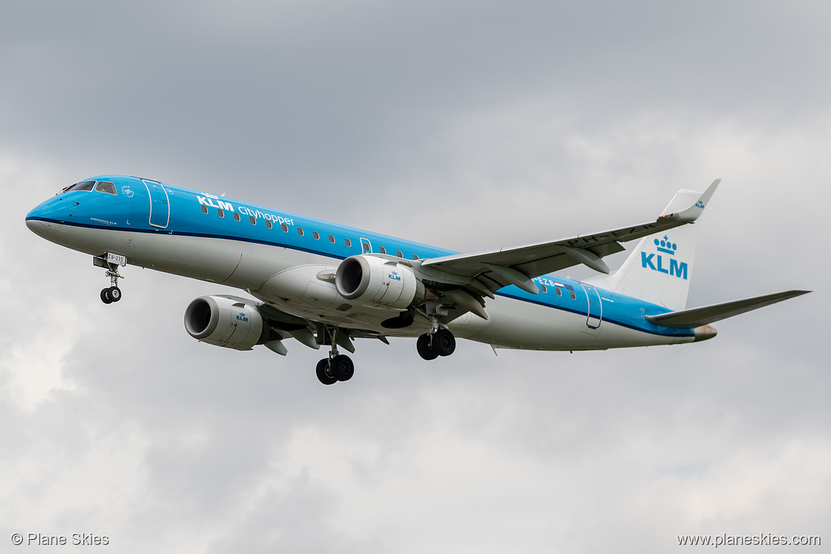 KLM Cityhopper Embraer ERJ-190 PH-EZB at London Heathrow Airport (EGLL/LHR)