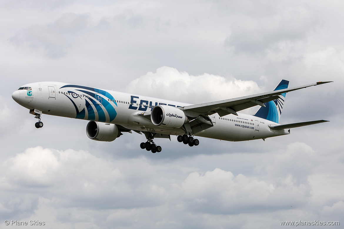 EgyptAir Boeing 777-300ER SU-GDN at London Heathrow Airport (EGLL/LHR) EgyptAir Boeing 777-300ER SU-GDN at London Heathrow Airport (EGLL/LHR)