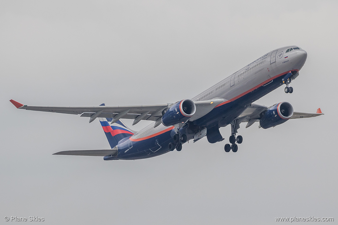 Aeroflot Airbus A330-300 VQ-BNS at London Heathrow Airport (EGLL/LHR)