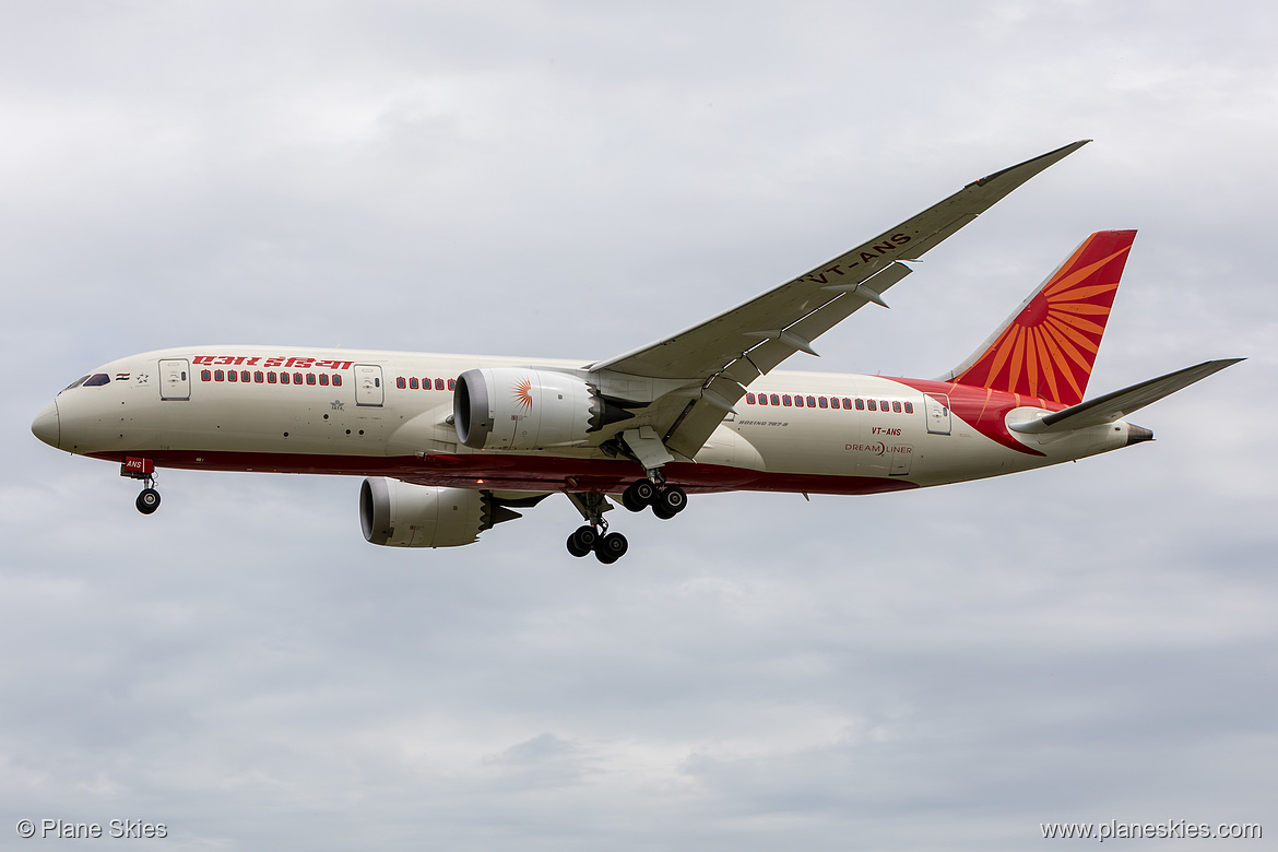 Air India Boeing 787-8 VT-ANS at London Heathrow Airport (EGLL/LHR) Air India Boeing 787-8 VT-ANS at London Heathrow Airport (EGLL/LHR)