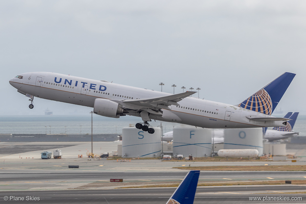 United Airlines Boeing 777-200ER N212UA at San Francisco International Airport (KSFO/SFO)