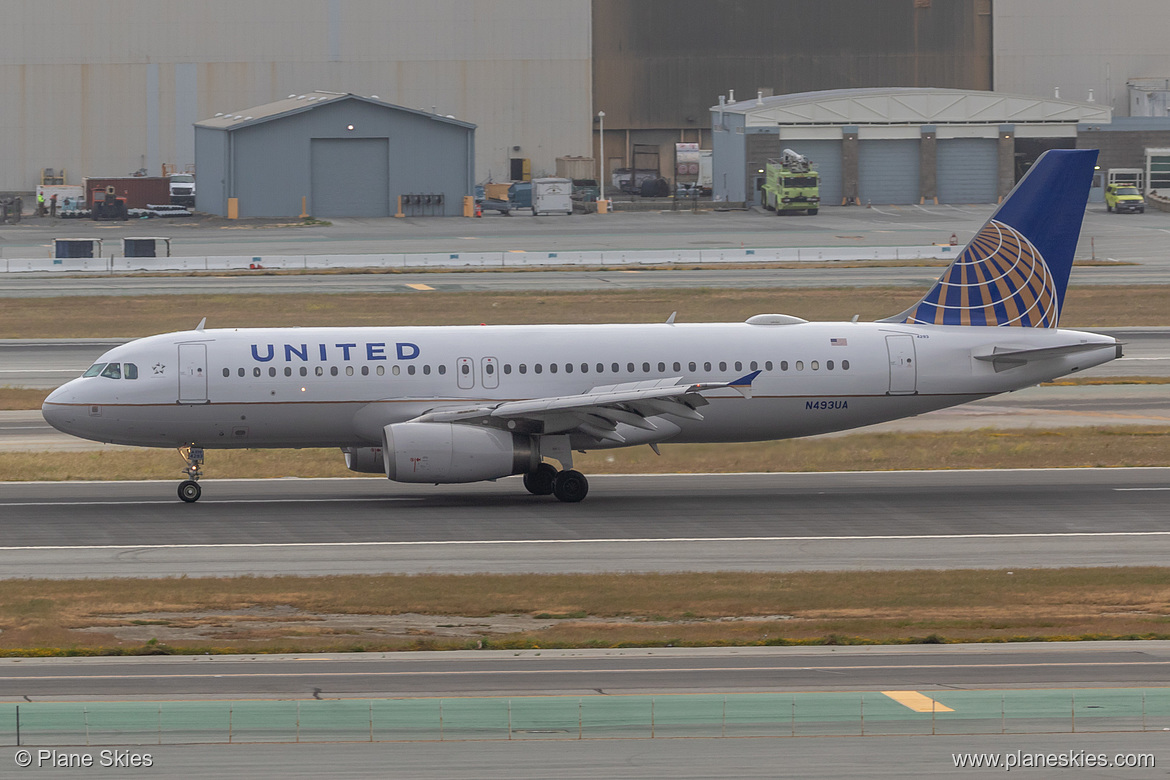 United Airlines Airbus A320-200 N493UA at San Francisco International Airport (KSFO/SFO)