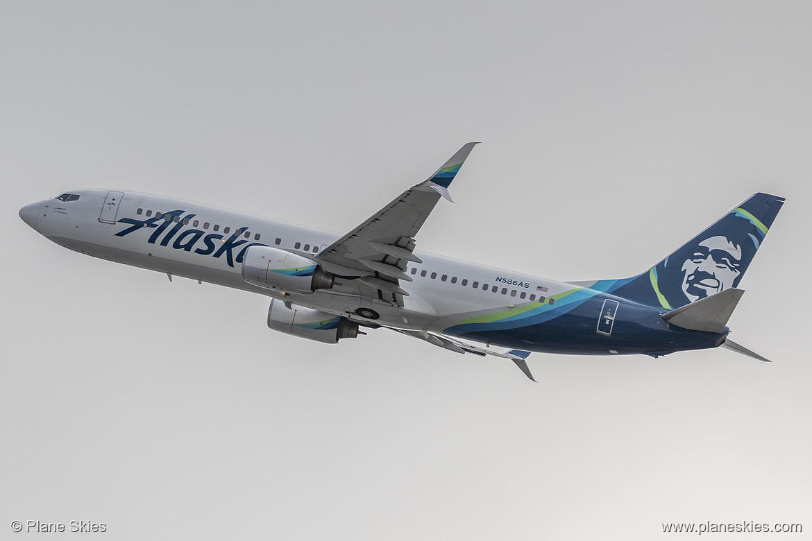 Alaska Airlines Boeing 737-800 N586AS at San Francisco International Airport (KSFO/SFO) Alaska Airlines Boeing 737-800 N586AS at San Francisco International Airport (KSFO/SFO)