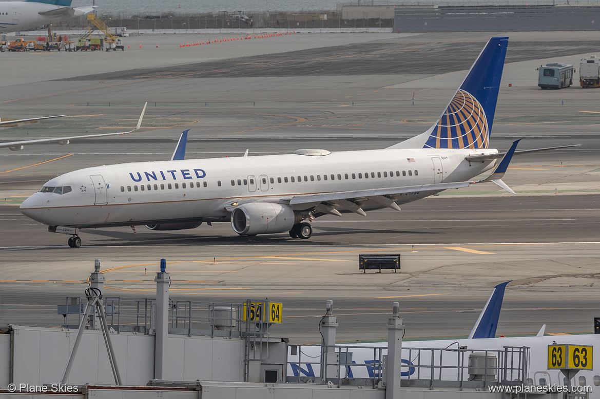 United Airlines Boeing 737-800 N73256 at San Francisco International Airport (KSFO/SFO)