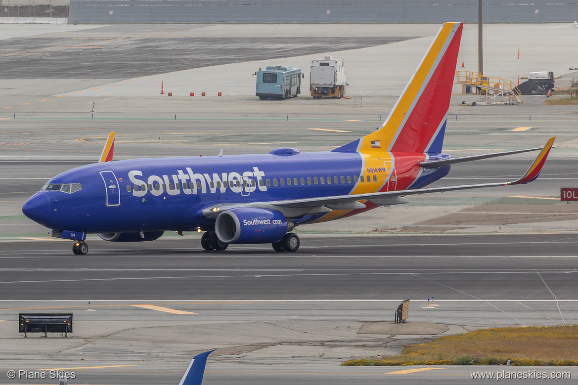 Southwest Airlines Boeing 737-700 N914WN at San Francisco International Airport (KSFO/SFO)