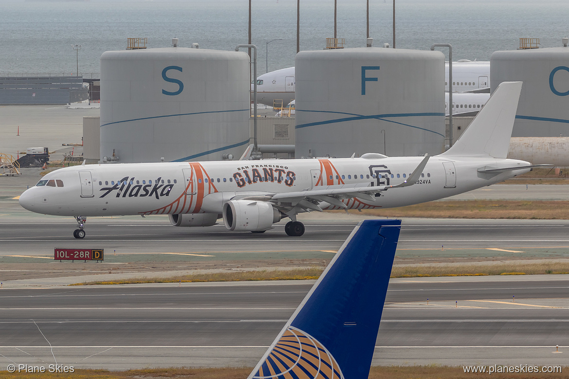 Alaska Airlines Airbus A321-200 N924VA at San Francisco International Airport (KSFO/SFO)