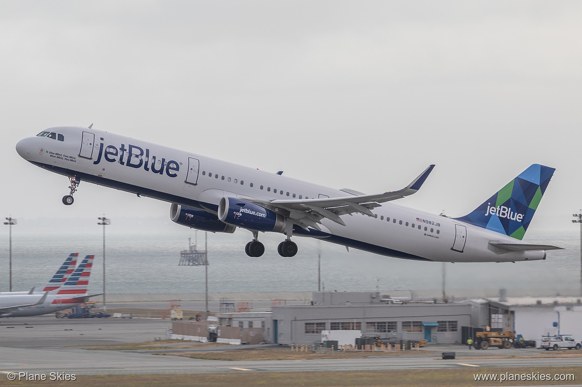 JetBlue Airways Airbus A321-200 N982JB at San Francisco International Airport (KSFO/SFO) JetBlue Airways Airbus A321-200 N982JB at San Francisco International Airport (KSFO/SFO)