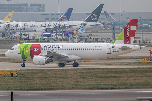 TAP Portugal Airbus A320-200 CS-TNM at London Heathrow Airport (EGLL/LHR)
