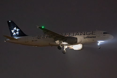 Lufthansa Airbus A320-200 D-AIPC at London Heathrow Airport (EGLL/LHR)