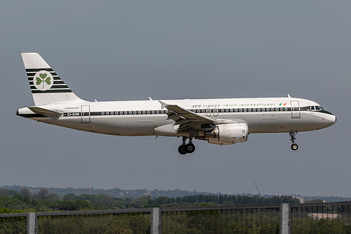 Aer Lingus Airbus A320-200 EI-DVM at London Heathrow Airport (EGLL/LHR) Aer Lingus Airbus A320-200 EI-DVM at London Heathrow Airport (EGLL/LHR)