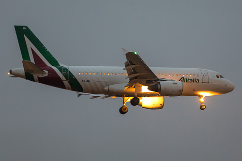 Alitalia Airbus A319-100 EI-IML at London Heathrow Airport (EGLL/LHR)