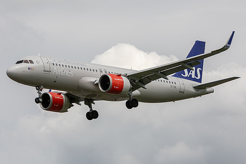 Scandinavian Airlines Ireland Airbus A320neo EI-SIE at London Heathrow Airport (EGLL/LHR)