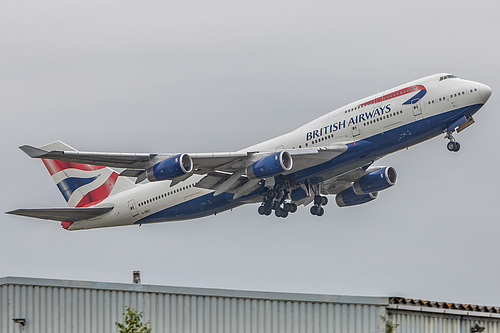 British Airways Boeing 747-400 G-BNLY at London Heathrow Airport (EGLL/LHR) British Airways Boeing 747-400 G-BNLY at London Heathrow Airport (EGLL/LHR)