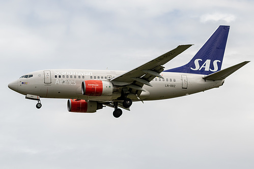 Scandinavian Airlines Boeing 737-600 LN-RRZ at London Heathrow Airport (EGLL/LHR)