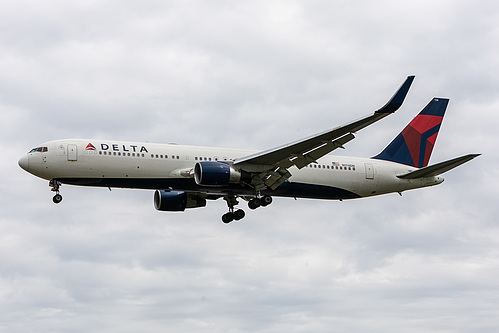 Delta Air Lines Boeing 767-300ER N174DN at London Heathrow Airport (EGLL/LHR) Delta Air Lines Boeing 767-300ER N174DN at London Heathrow Airport (EGLL/LHR)