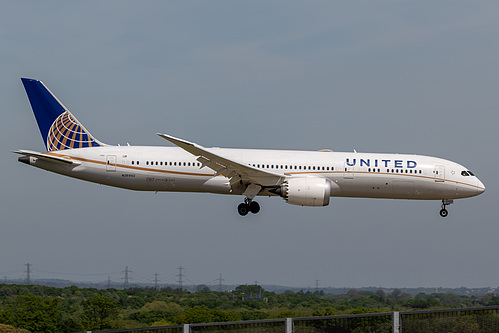 United Airlines Boeing 787-9 N26952 at London Heathrow Airport (EGLL/LHR)