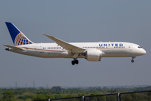 United Airlines Boeing 787-8 N30913 at London Heathrow Airport (EGLL/LHR) United Airlines Boeing 787-8 N30913 at London Heathrow Airport (EGLL/LHR)