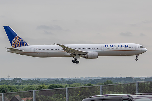 United Airlines Boeing 767-400ER N67058 at London Heathrow Airport (EGLL/LHR)