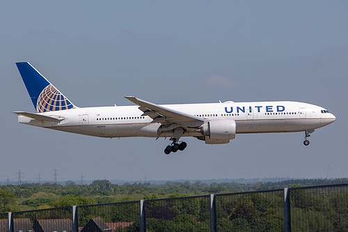 United Airlines Boeing 777-200ER N69020 at London Heathrow Airport (EGLL/LHR)