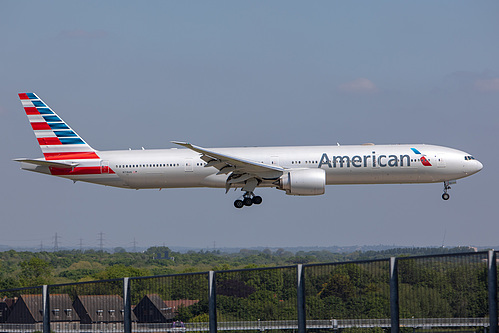 American Airlines Boeing 777-300ER N718AN at London Heathrow Airport (EGLL/LHR)