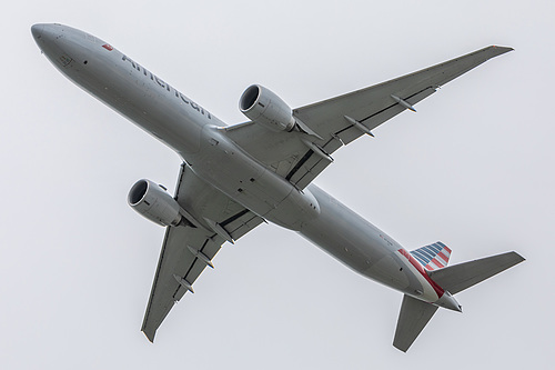 American Airlines Boeing 777-300ER N720AN at London Heathrow Airport (EGLL/LHR)