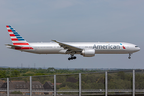 American Airlines Boeing 777-300ER N723AN at London Heathrow Airport (EGLL/LHR)