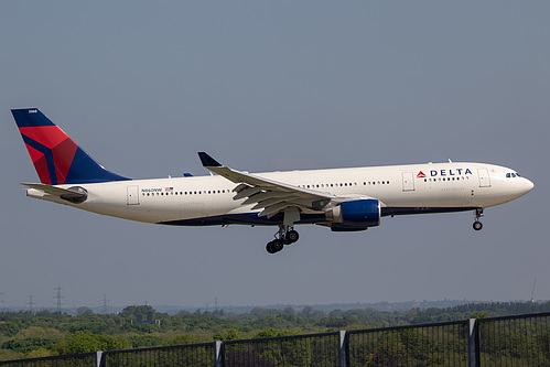 Delta Air Lines Airbus A330-200 N860NW at London Heathrow Airport (EGLL/LHR) Delta Air Lines Airbus A330-200 N860NW at London Heathrow Airport (EGLL/LHR)