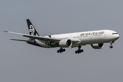 Air New Zealand Boeing 777-300ER ZK-OKR at London Heathrow Airport (EGLL/LHR) Air New Zealand Boeing 777-300ER ZK-OKR at London Heathrow Airport (EGLL/LHR)