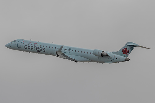 Jazz Canadair CRJ-705 C-FLJZ at San Francisco International Airport (KSFO/SFO)